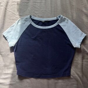 Blue cropped tee